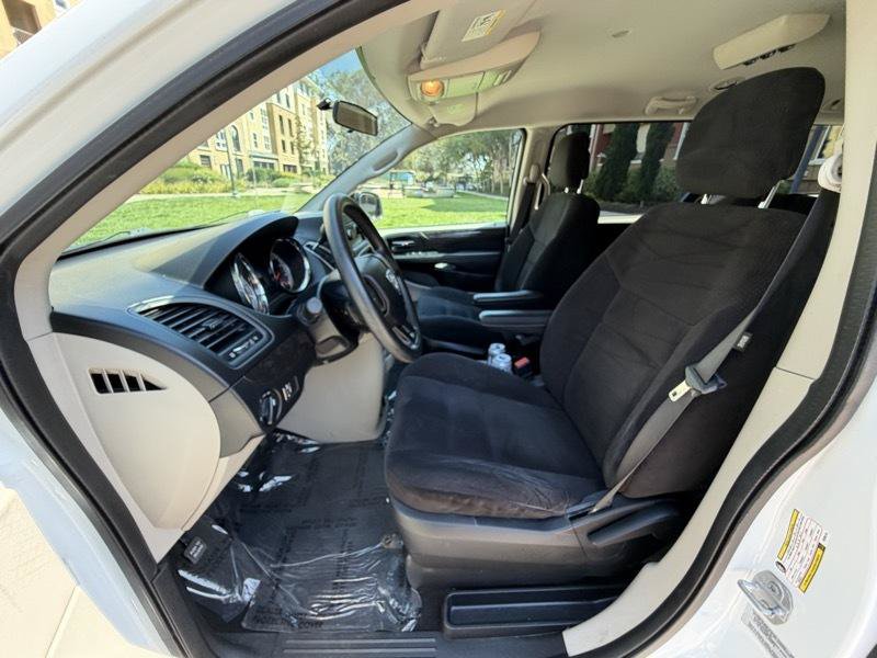 Used 2016 Dodge Grand Caravan SE w/ Quick Order Package 29E SE FWD image 28