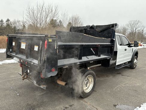 Used 2017 Ford F550 4x4 SuperCab Super Duty image 5