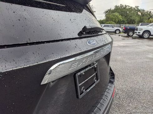 Certified 2021 Ford Explorer XLT w/ Equipment Group 202A RWD image 11