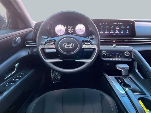 Used 2024 Hyundai Elantra SEL FWD image 6