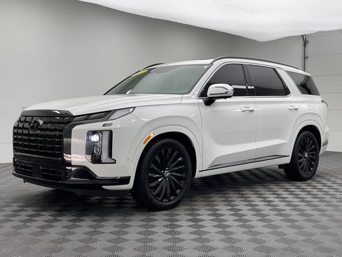 Used 2024 Hyundai Palisade Calligraphy AWD/4WD image 2