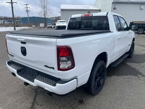 Used 2022 RAM 1500 Big Horn w/ Night Edition AWD/4WD image 3