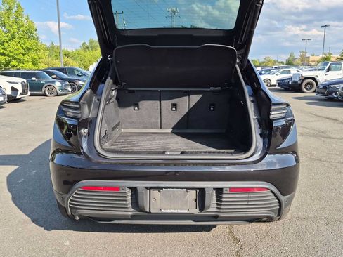 Used 2025 Porsche Macan 4S Electric AWD/4WD image 35