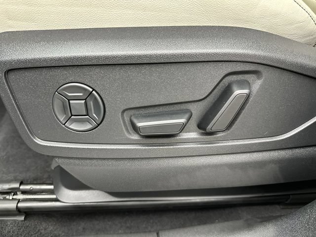 Used 2025 Audi Q5 Premium Plus w/ Premium Plus AWD/4WD image 12