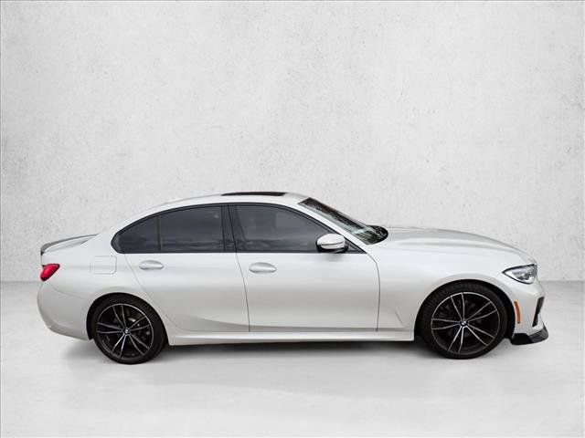 Used 2022 BMW 330i xDrive Sedan w/ M Sport Package AWD/4WD image 3