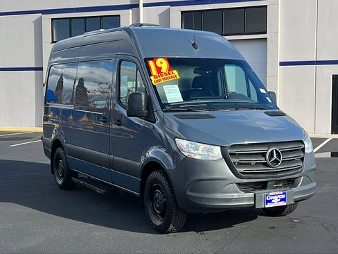Used 2019 Mercedes-Benz Sprinter 144 image 3