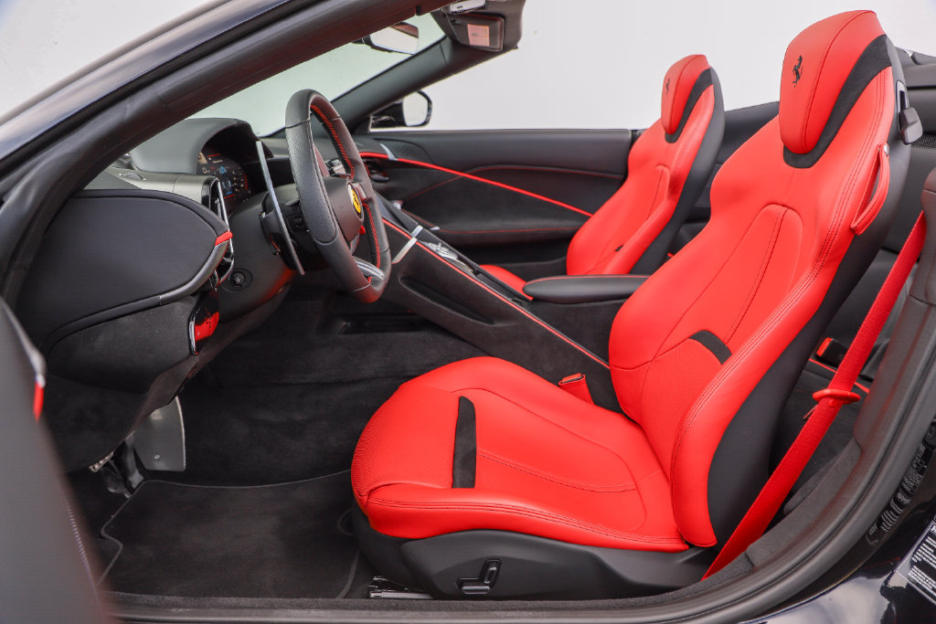 Certified 2025 Ferrari Roma Spider RWD image 55