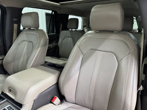 Used 2019 Ford Expedition Limited w/ Equipment Group 302A RWD image 8