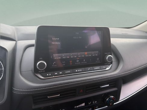 Used 2024 Nissan Rogue SV FWD image 23