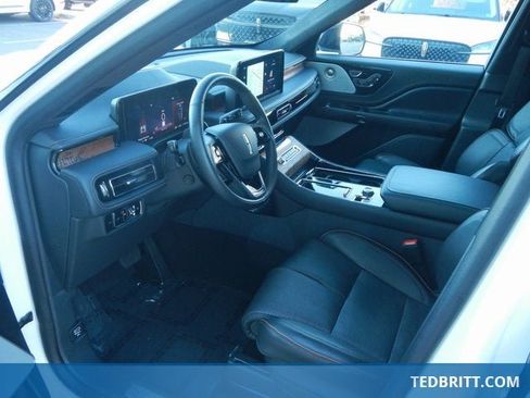 Used 2025 Lincoln Aviator Black Label w/ Jet Appearance Package image 23