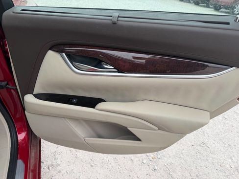 Used 2013 Cadillac XTS Premium image 18