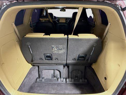 Used 2020 Kia Sedona EX w/ EX Premium Package image 35