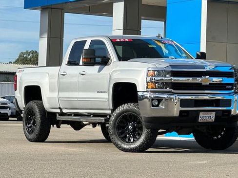 Used 2016 Chevrolet Silverado 2500 LT w/ LT Convenience Package image 2