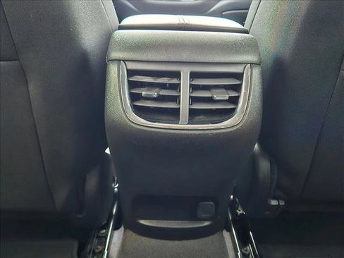 Used 2025 Chevrolet Malibu LT FWD image 16