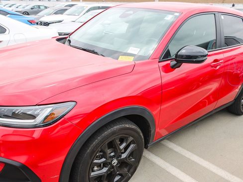 Used 2024 Honda HR-V Sport image 6