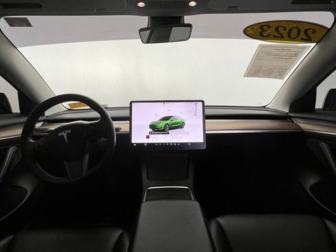 Used 2023 Tesla Model 3 Standard Range image 10