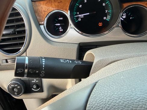 Used 2009 Buick Enclave CXL w/ Entertainment Package #4 image 29