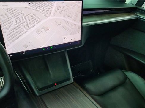 Used 2022 Tesla Model X image 41