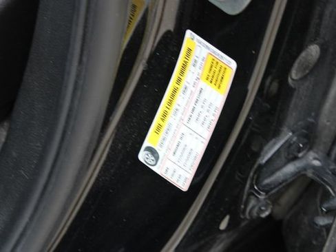 Used 2016 GMC Yukon SLT w/ HD Trailering Package image 32