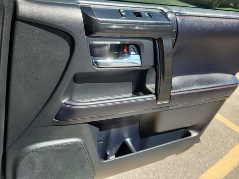 Used 2018 Toyota 4Runner TRD Off-Road Premium AWD/4WD image 14