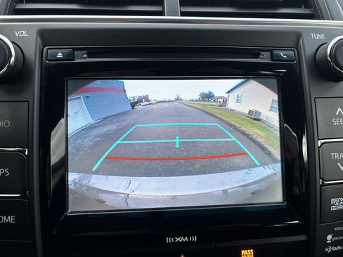 Used 2017 Toyota Camry SE image 27