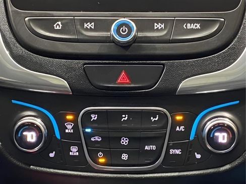 Used 2019 Chevrolet Equinox LT w/ Sun & Navigation Package image 23