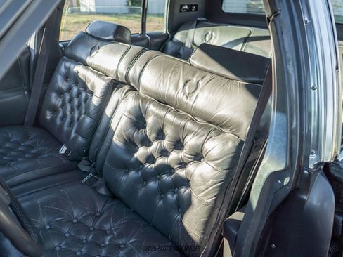 Used 1988 Cadillac Brougham image 21