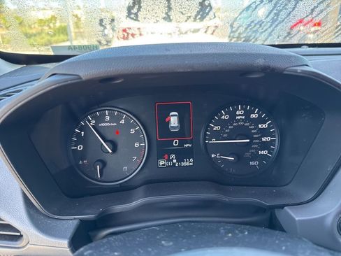 Used 2024 Subaru Crosstrek 2.0i AWD/4WD image 7
