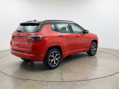 Used 2025 Jeep Compass Limited AWD/4WD image 9