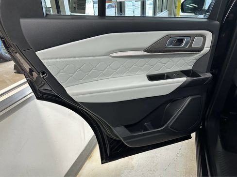 New 2026 Ford Explorer Platinum w/ LUX Leather Package image 40