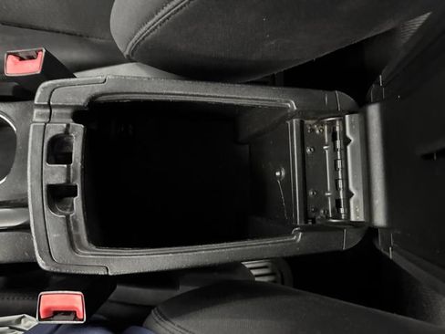 Used 2013 Chrysler 200 LX FWD image 40