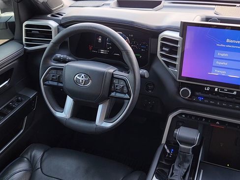 Used 2025 Toyota Sequoia Platinum AWD/4WD image 5