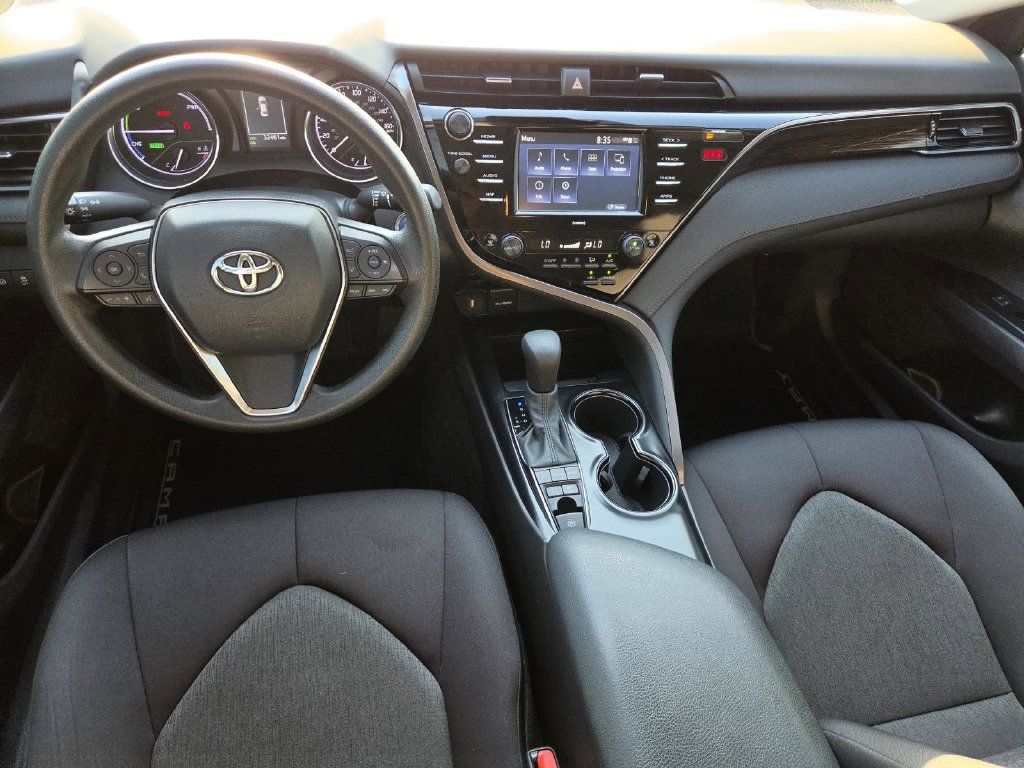 Used 2020 Toyota Camry LE FWD image 13