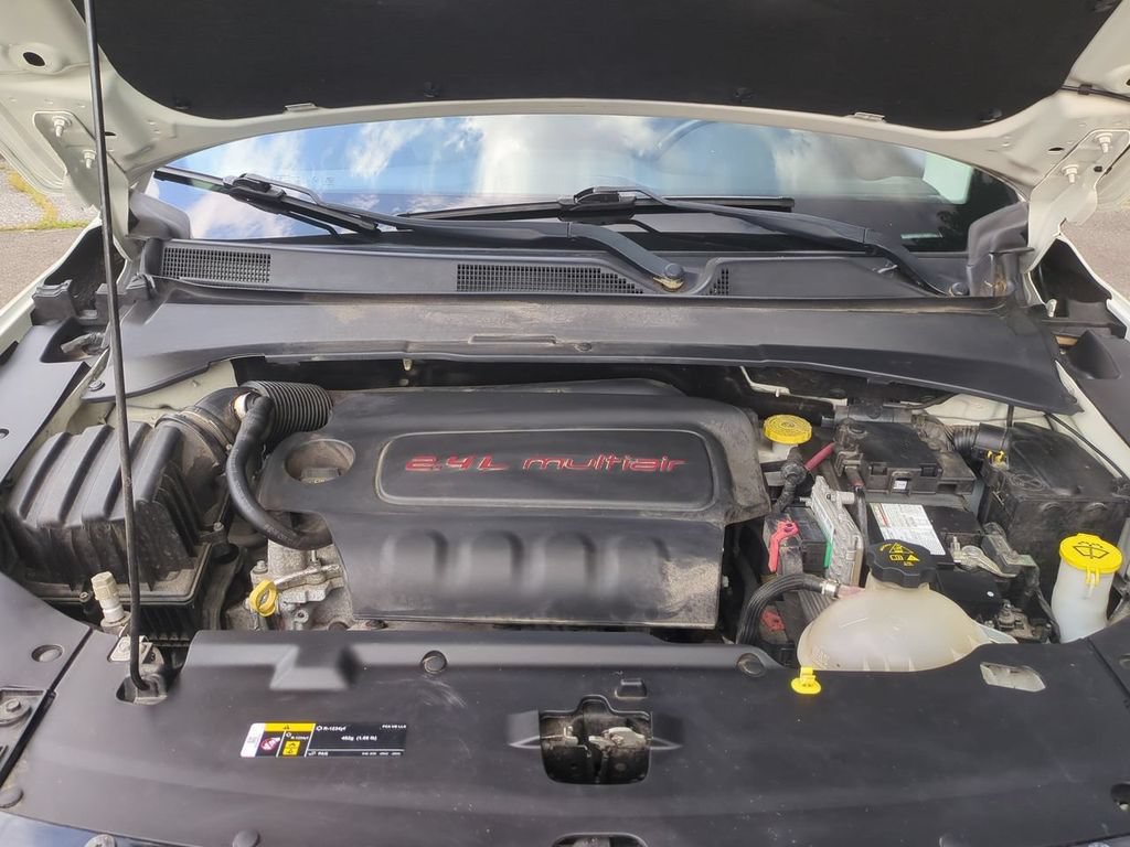 Used 2018 Jeep Compass Latitude w/ Popular Equipment Group AWD/4WD image 29