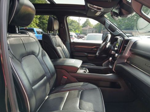 Used 2020 RAM 1500 Limited w/ Black Appearance Package AWD/4WD image 18