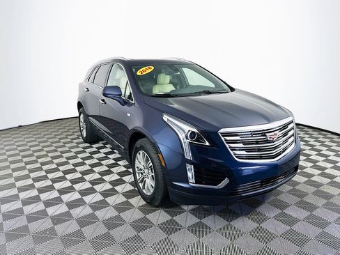 Used 2018 Cadillac XT5 Luxury w/ Driver Awareness Package AWD/4WD image 3