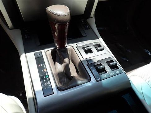 Used 2011 Lexus GX 460 Premium AWD/4WD image 18