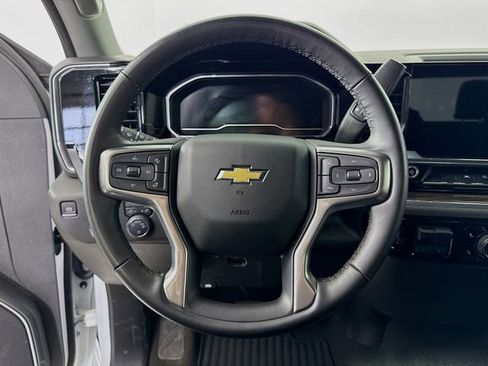 Used 2025 Chevrolet Silverado 1500 LT image 12
