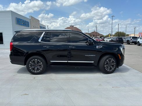 Used 2025 GMC Yukon Elevation RWD image 2
