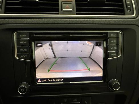 Used 2017 Volkswagen Jetta SE FWD image 19