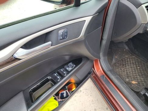 Used 2015 Ford Fusion SE w/ Equipment Group 202A image 6