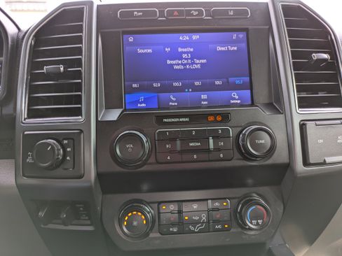 Used 2020 Ford F250 XLT w/ XLT Premium Package AWD/4WD image 19