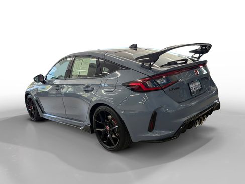 Used 2024 Honda Civic Type R image 3