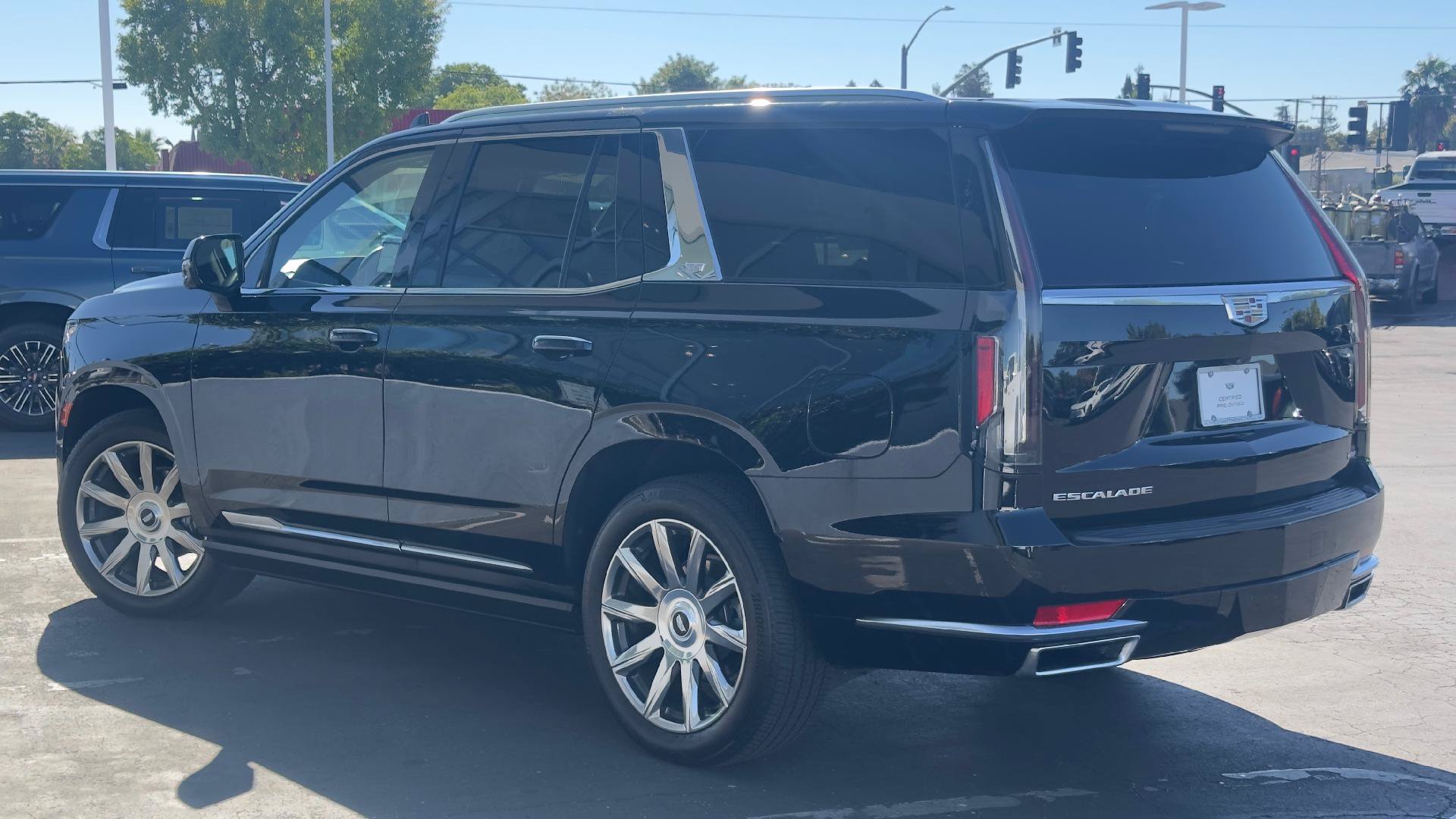 Certified 2024 Cadillac Escalade Premium Luxury Platinum AWD/4WD image 6