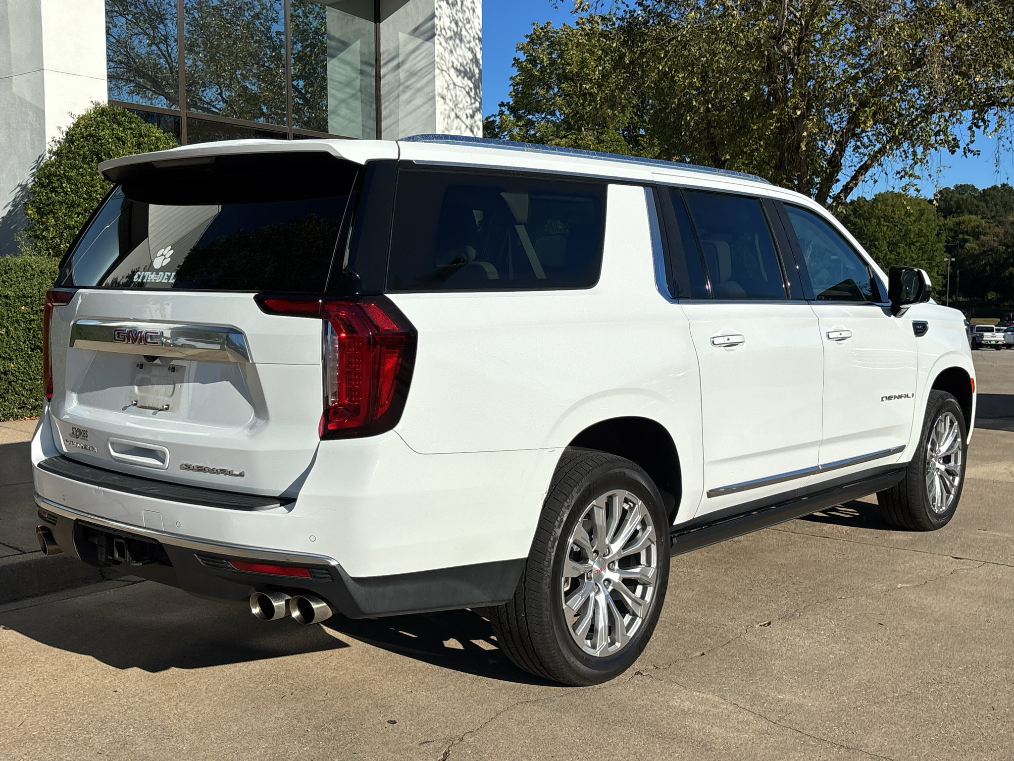 Used 2023 GMC Yukon XL Denali w/ Max Trailering Package AWD/4WD image 8
