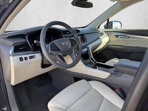 Used 2018 Cadillac XT5 Premium Luxury FWD image 10