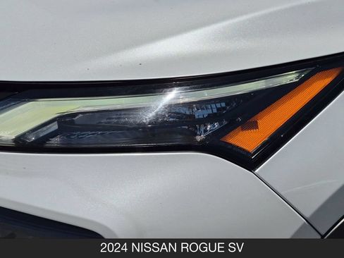 Used 2024 Nissan Rogue SV FWD image 10