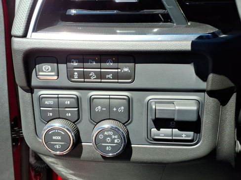 Used 2025 Chevrolet Tahoe RST w/ Comfort Package AWD/4WD image 11