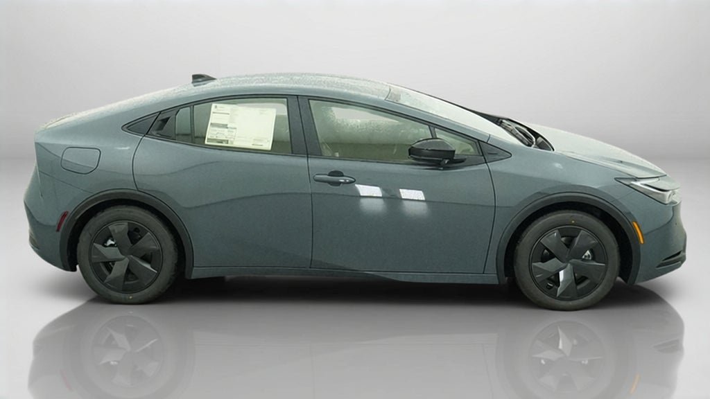 New 2027 Toyota Prius Plug-In Hybrid FWD image 11