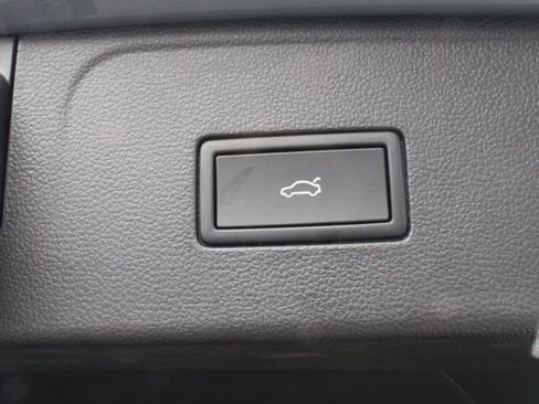 Used 2025 Volkswagen Atlas SEL Premium R-Line image 37